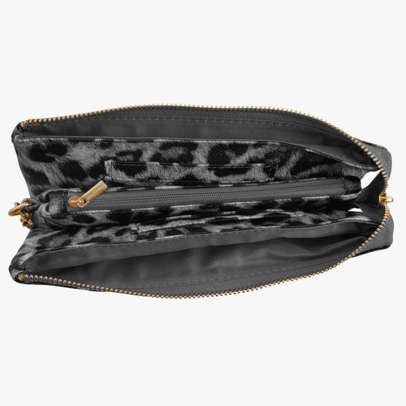 Leopard dual crossbody wristlet purse~ - Picture 7 of 10
